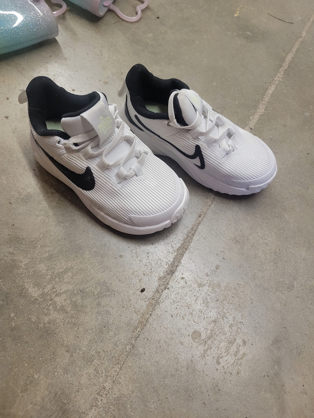 Nike Kids White and Black Low-Top Sneakers
